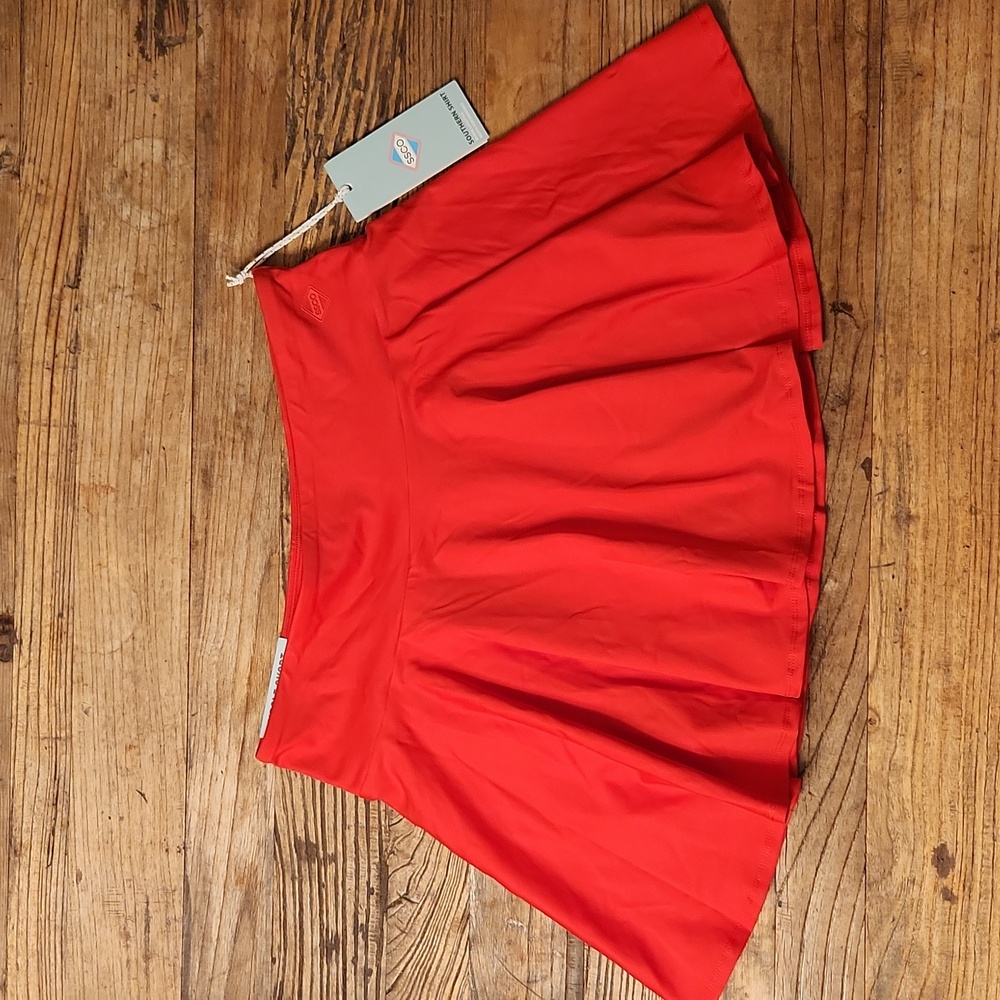 Southern Shirt Company Winners Circle Skort in Cherry Tomato, Size LG